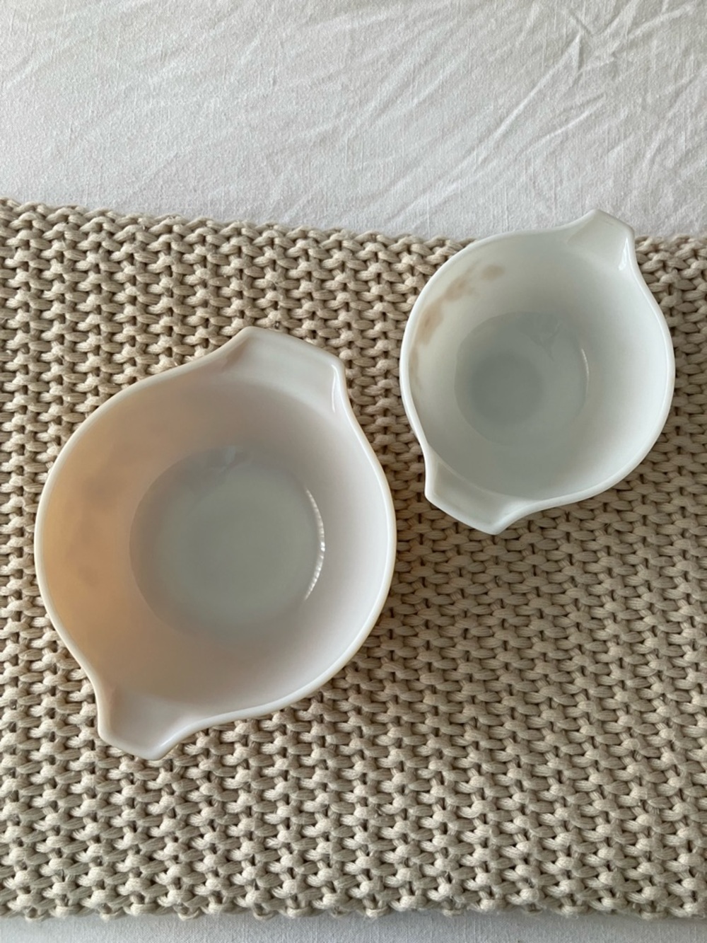 Vintage Pyrex Mixing Bowls - Picture 4 of 8